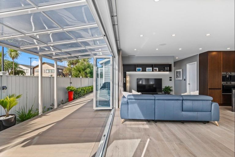 Photo of property in 24 Toanui Road, Hobsonville, Auckland, 0616