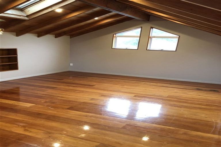 Photo of property in 26 Glen Road, Stokes Valley, Lower Hutt, 5019