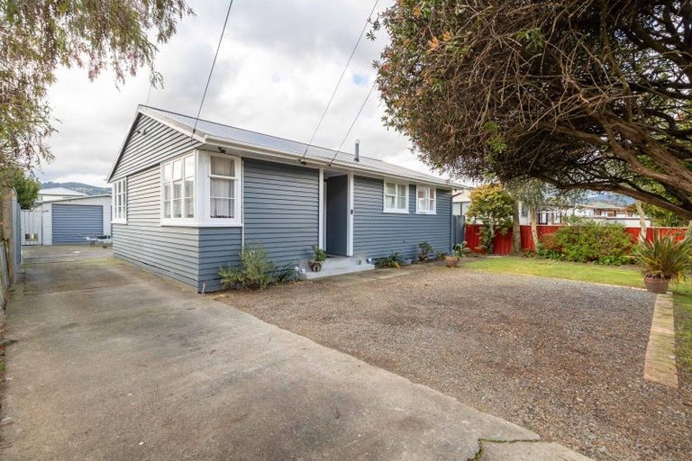 Photo of property in 17 Ngata Grove, Trentham, Upper Hutt, 5018