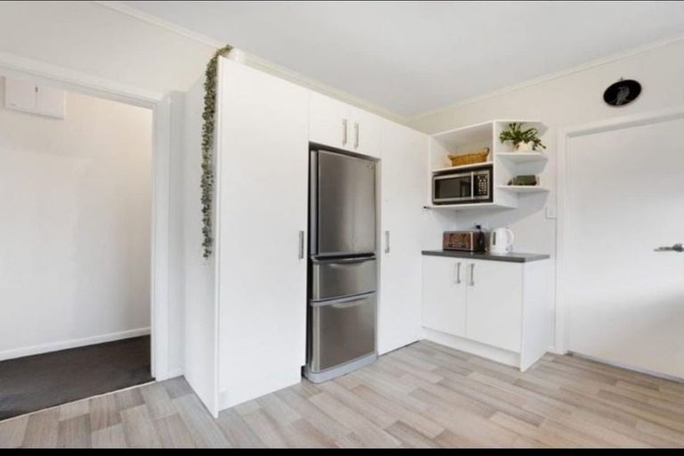 Photo of property in 25 Laurie Avenue, Papakura, 2110