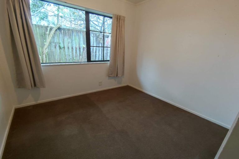Photo of property in 1/74 Godley Road, Green Bay, Auckland, 0604