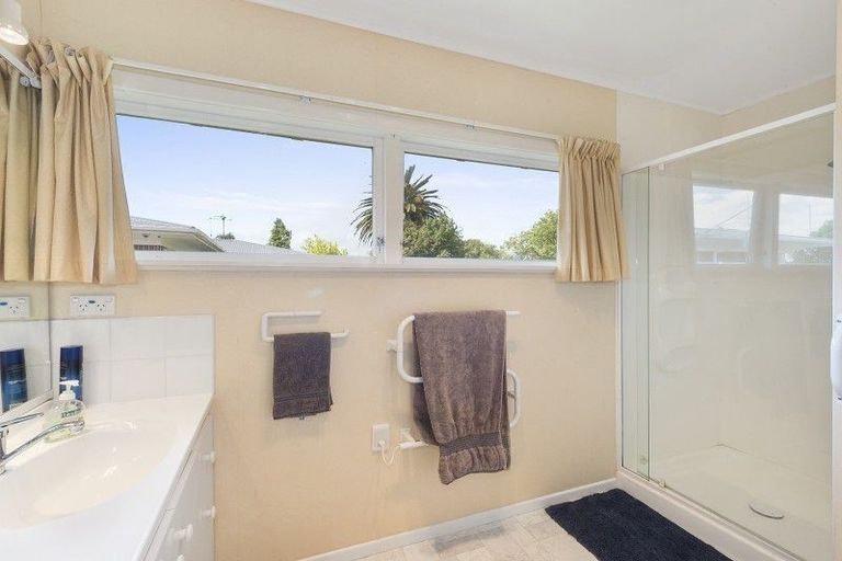 Photo of property in 16 Rutherford Street, Chedworth, Hamilton, 3210