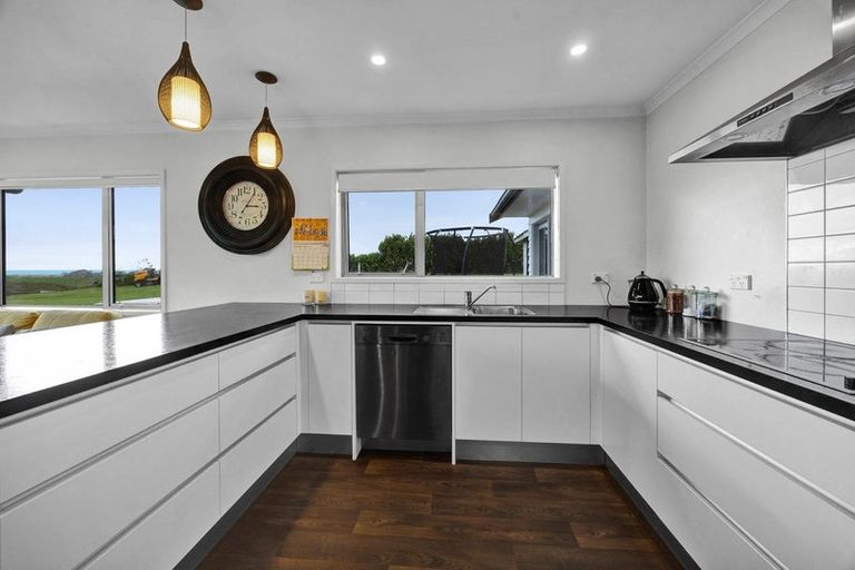 Photo of property in 2088 South Road, Okato, New Plymouth, 4374