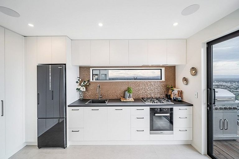 Photo of property in 14 Pennine Way, Huntsbury, Christchurch, 8022