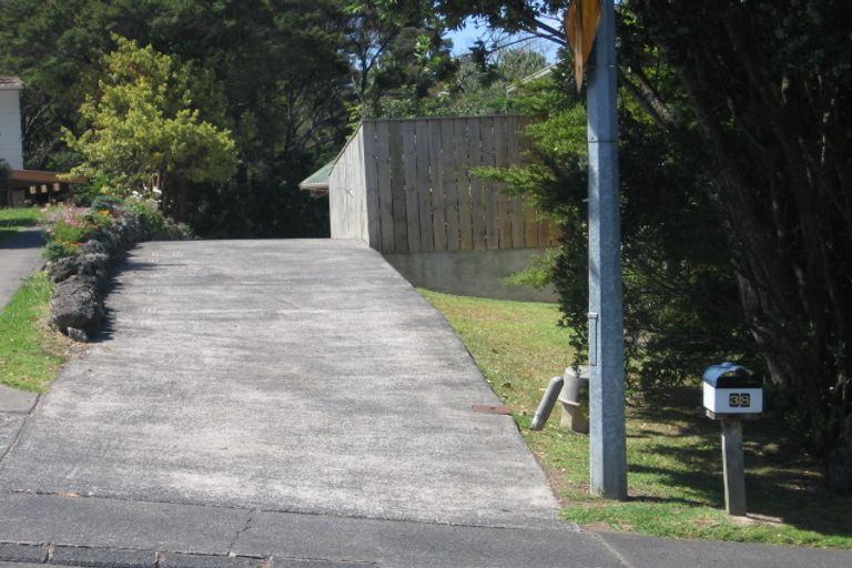 Photo of property in 38 Easton Park Parade, Glenfield, Auckland, 0629