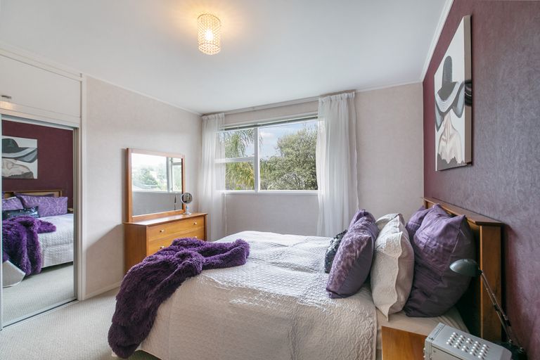 Photo of property in 8 Palawan Place, Torbay, Auckland, 0630