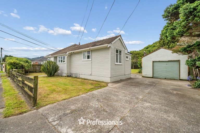 Photo of property in 19 Kowhai Street, Naenae, Lower Hutt, 5011