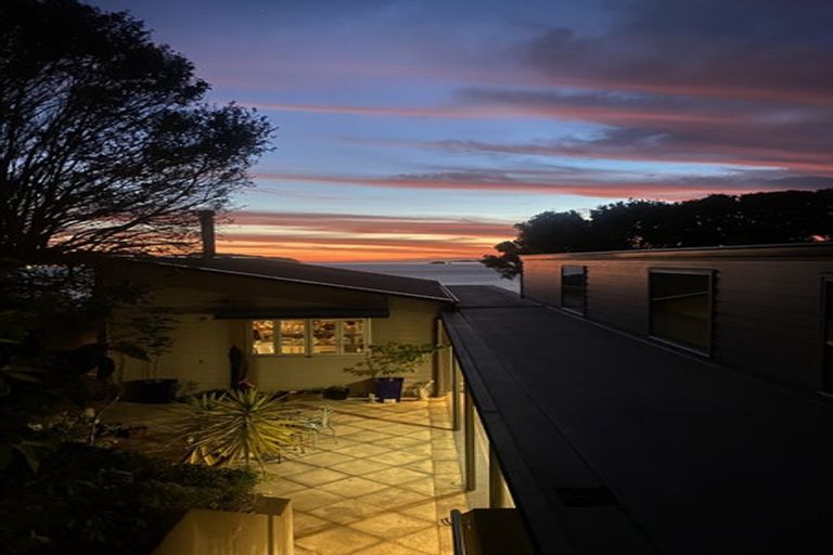 Photo of property in 22 Howard Road, Point Howard, Lower Hutt, 5013