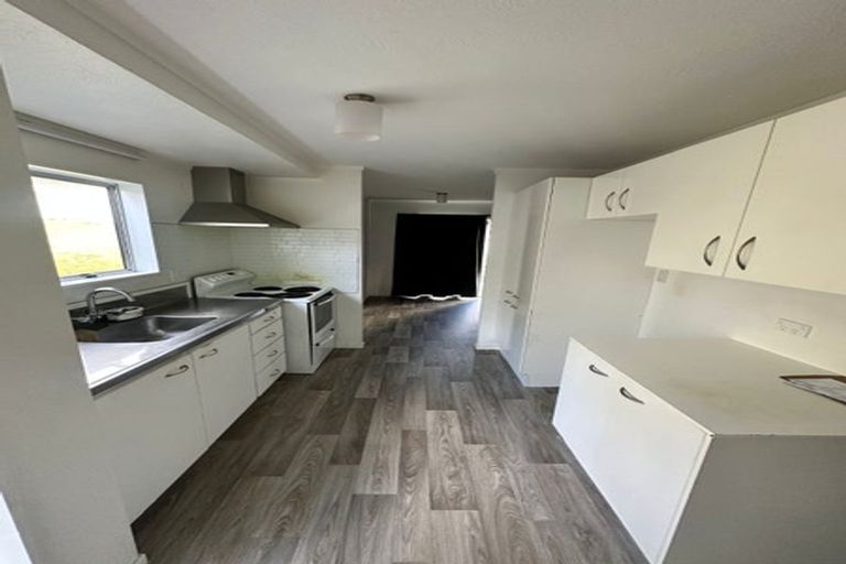 Photo of property in 24 Garton Drive, Massey, Auckland, 0614