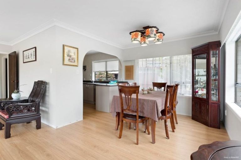 Photo of property in 7 Kallista Place, Browns Bay, Auckland, 0630