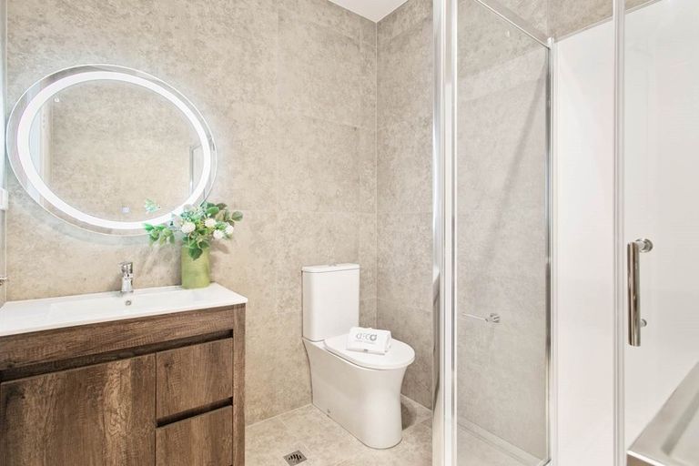 Photo of property in 5b Kahu Road, Paremata, Porirua, 5024