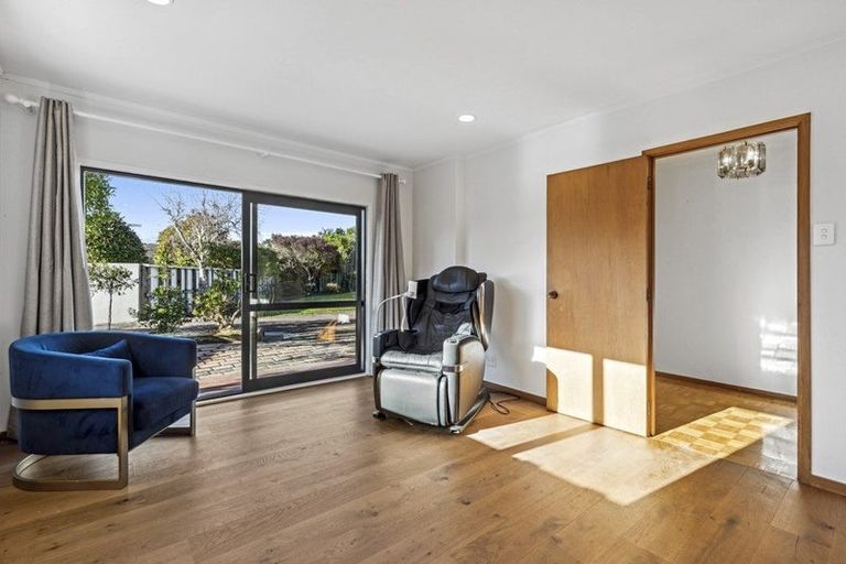 Photo of property in 13 Tarahanga Street, Northcote, Auckland, 0627