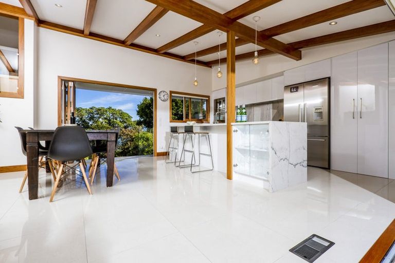 Photo of property in 16 Tizard Road, Birkenhead, Auckland, 0626