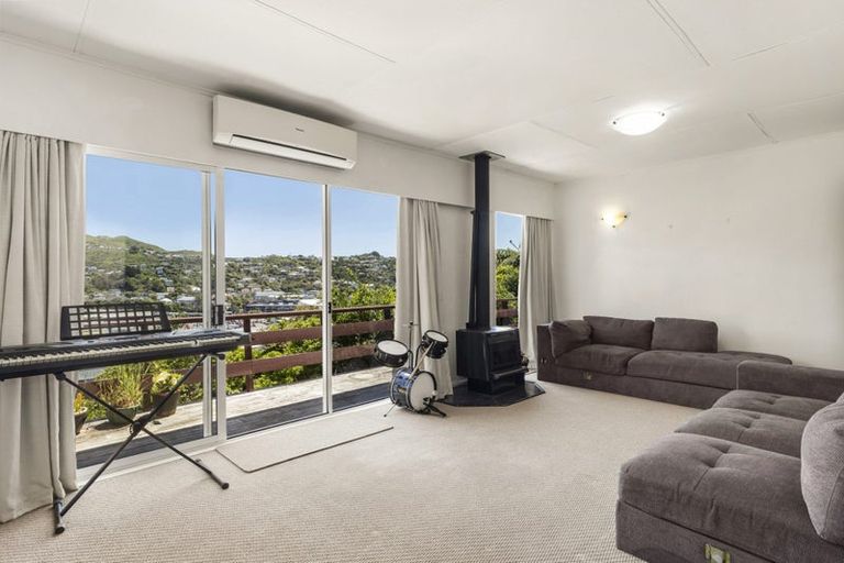 Photo of property in 22 Sheridan Terrace, Johnsonville, Wellington, 6037