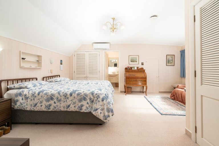 Photo of property in 2 Lavinia Grove, Waikanae Beach, Waikanae, 5036