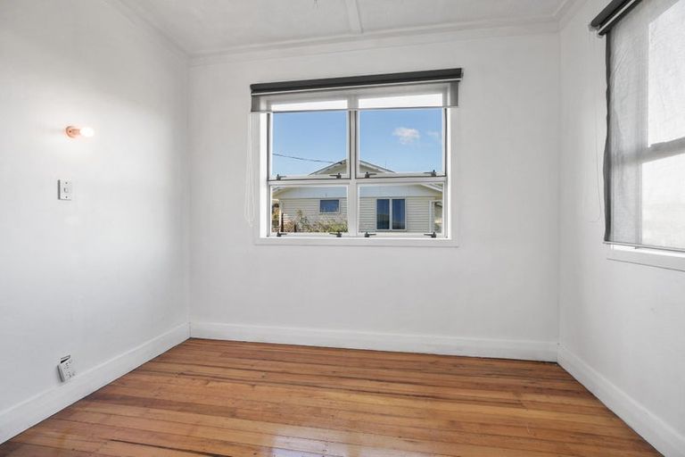 Photo of property in 9 Raroa Road, Paeroa, 3600