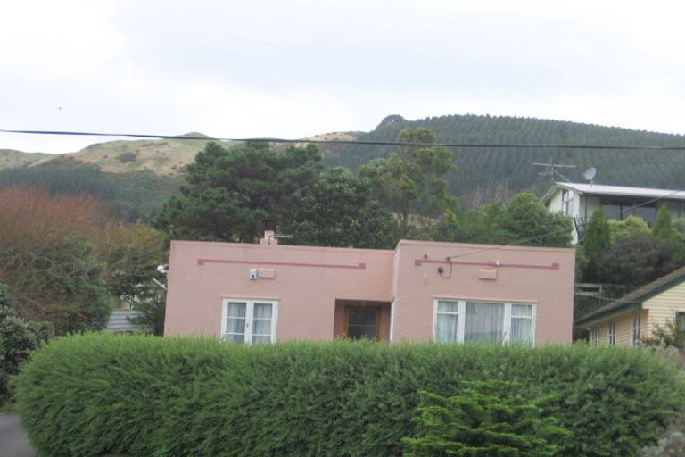 Photo of property in 10 Bell Street, Tawa, Wellington, 5028