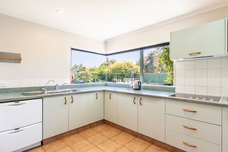 Photo of property in 51 Guildford Drive, Paraparaumu, 5032