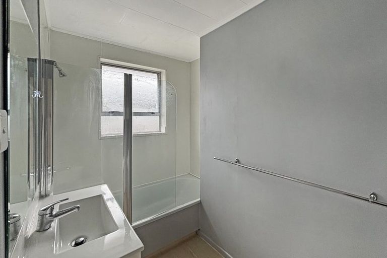 Photo of property in 270b Wellington Road, Wainuiomata, Lower Hutt, 5014