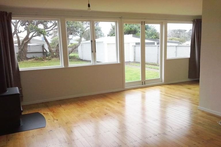 Photo of property in 5 Tohu Place, Spotswood, New Plymouth, 4310