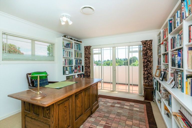 Photo of property in 8 Selwyn Road, Hospital Hill, Napier, 4110