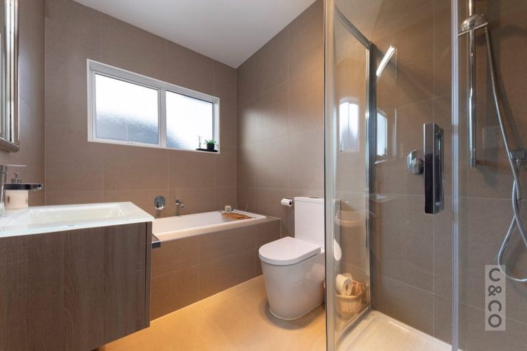 Photo of property in 30 Jelas Drive, Riverhead, 0820