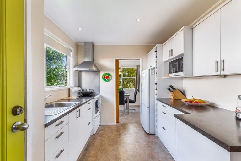 Photo of property in 6 Hewlett Road, Massey, Auckland, 0614