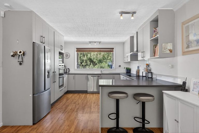 Photo of property in 32 Scarlet Oak Drive, West Melton, Christchurch, 7676