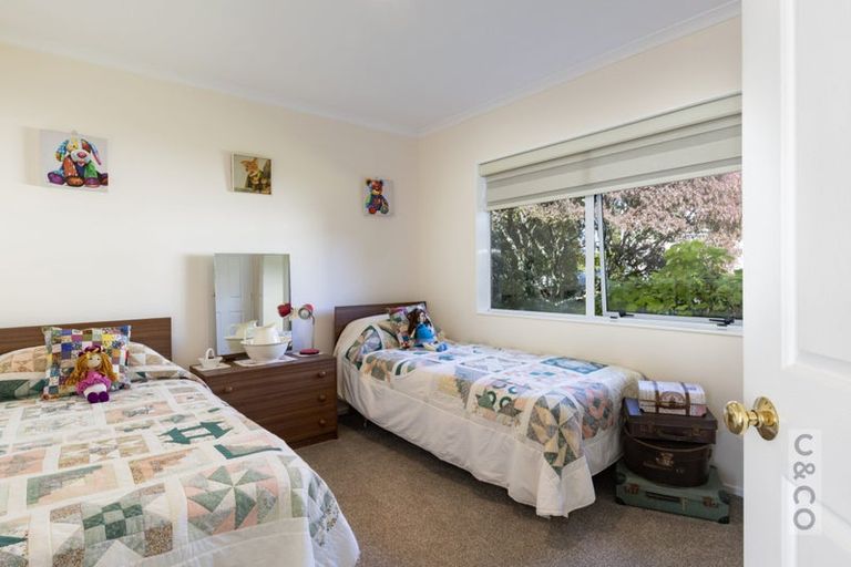 Photo of property in 2 Applemoors Way, Riverhead, 0820