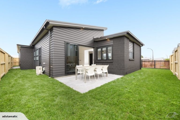 Photo of property in 92 Franks Way, Papamoa Beach, Papamoa, 3118