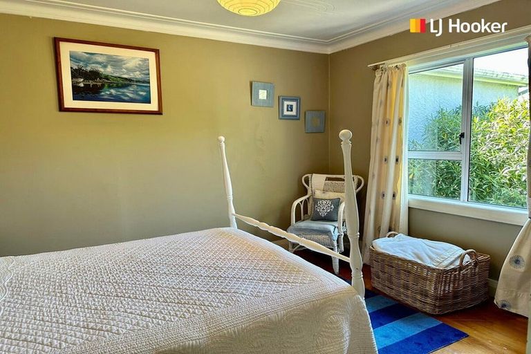 Photo of property in 35 Oxley Crescent, Broad Bay, Dunedin, 9014