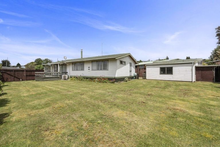 Photo of property in 24 Neri Crescent, Pomare, Rotorua, 3015
