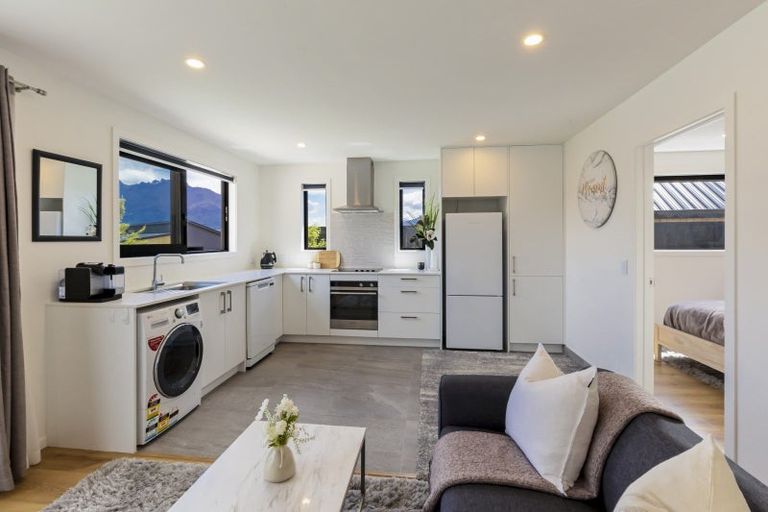 Photo of property in 4 Coopworth Road, Jacks Point, 9371