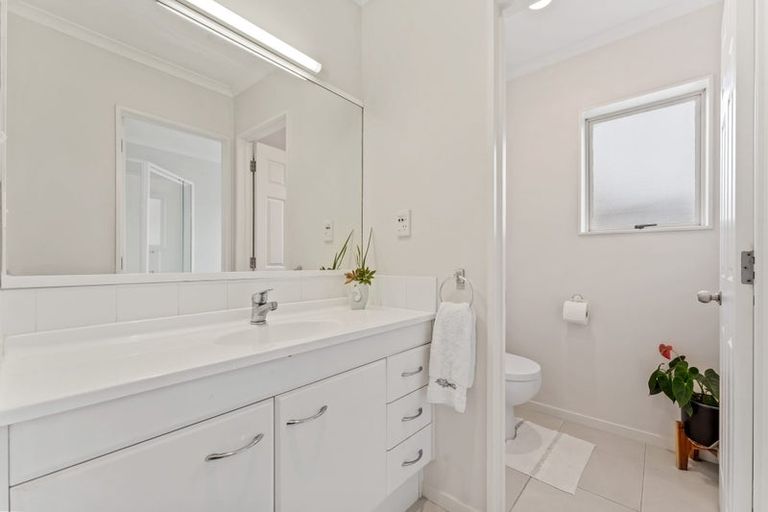 Photo of property in 44 Kath Hopper Drive, Orewa, 0931