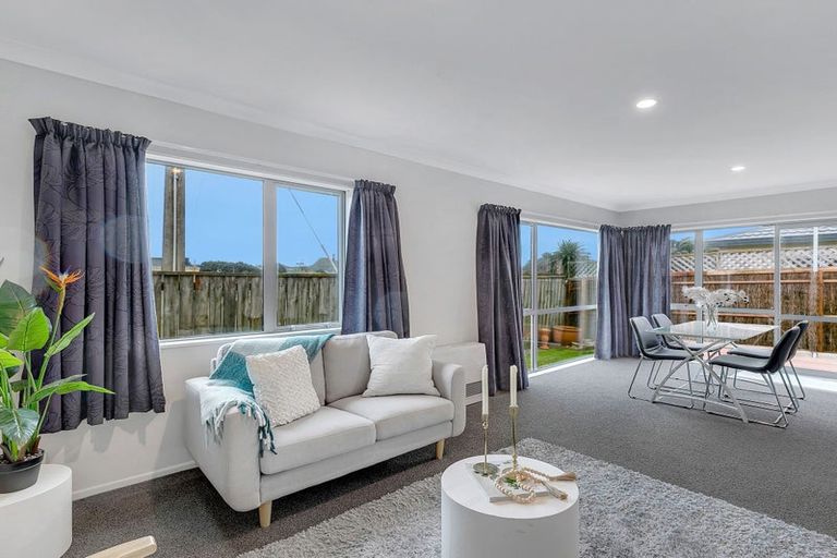 Photo of property in 13 Pohutukawa Grove, Titahi Bay, Porirua, 5022