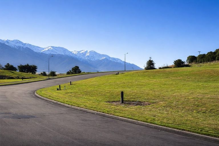 Photo of property in 35 Knowles Crescent, Kaikoura Flat, Kaikoura, 7371