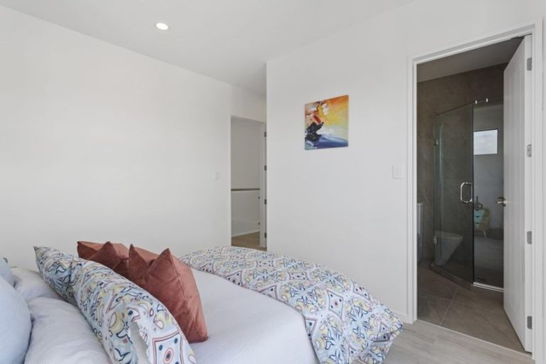 Photo of property in 36 Waihou Crescent, Albany Heights, Auckland, 0632