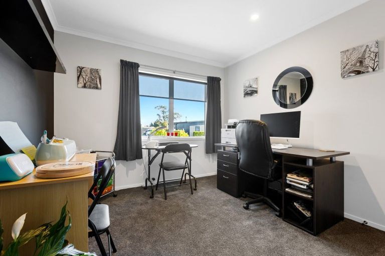 Photo of property in 22 Dreaver Drive, Waitara, 4320