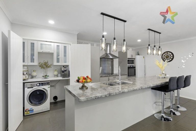 Photo of property in 38 Kirton Drive, Riverstone Terraces, Upper Hutt, 5018