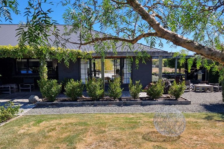 Photo of property in 14 Brooker Place, Waipukurau, 4200