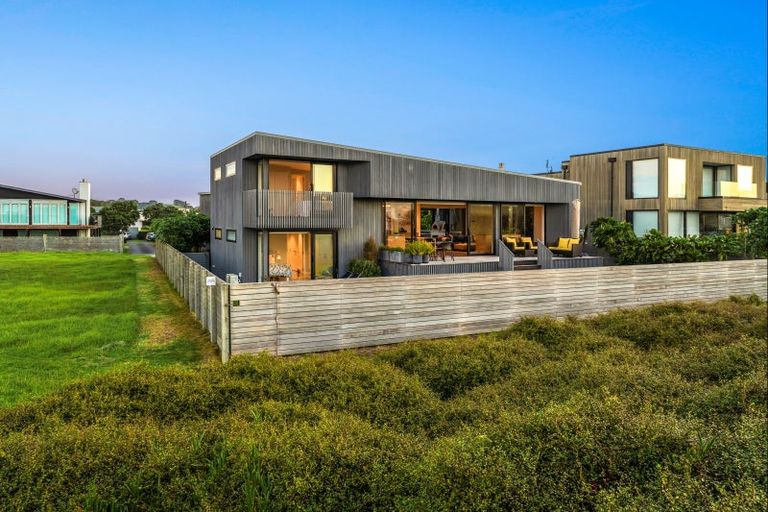 Photo of property in 33 Kokopu Street, Omaha, 0986