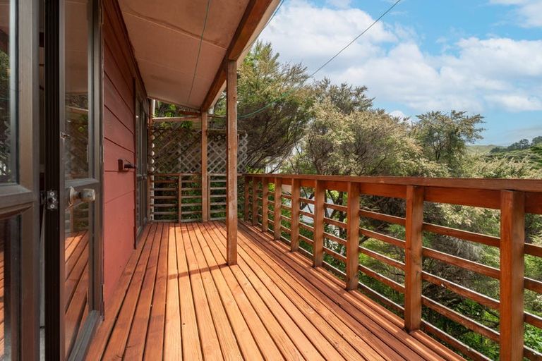 Photo of property in 18 Roys Road, Plimmerton, Porirua, 5026