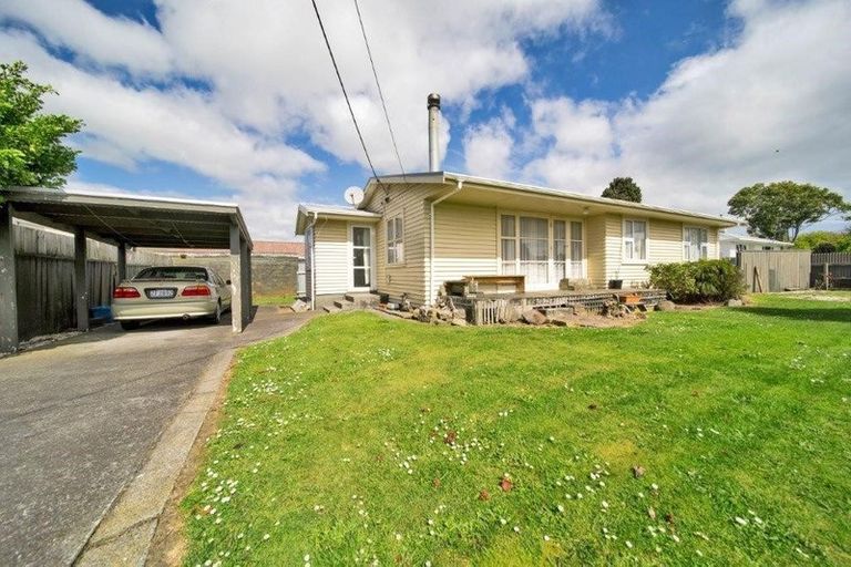 Photo of property in 10 Douglas Street, Hawera, 4610