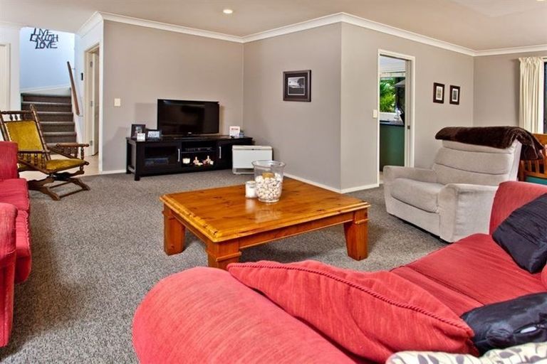 Photo of property in 32 Chadlington Avenue, Henderson, Auckland, 0612