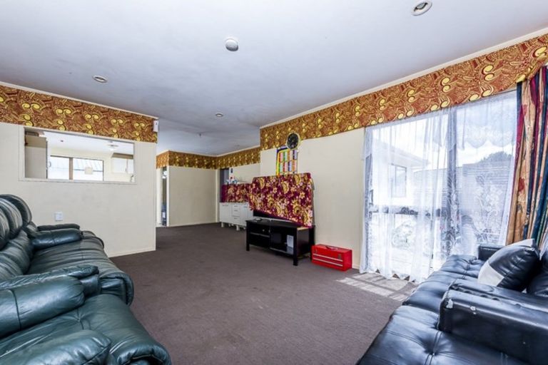 Photo of property in 8 Karepo Crescent, Ranui, Auckland, 0612