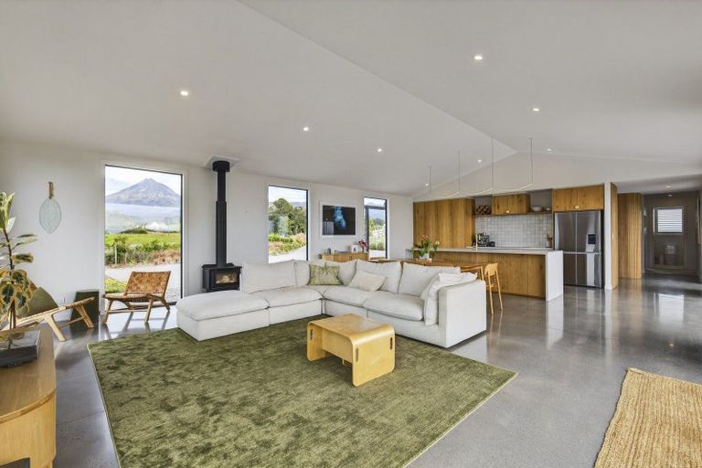 Photo of property in 589 Kent Road, Korito, New Plymouth, 4371
