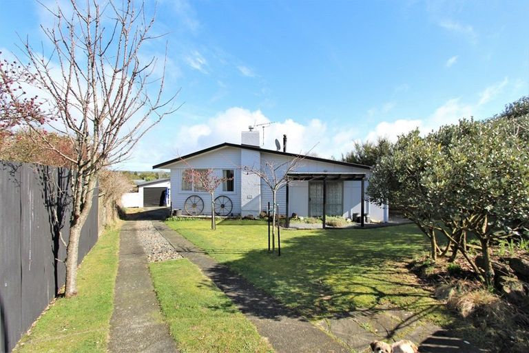 Photo of property in 42 Weka Place, Tokoroa, 3420