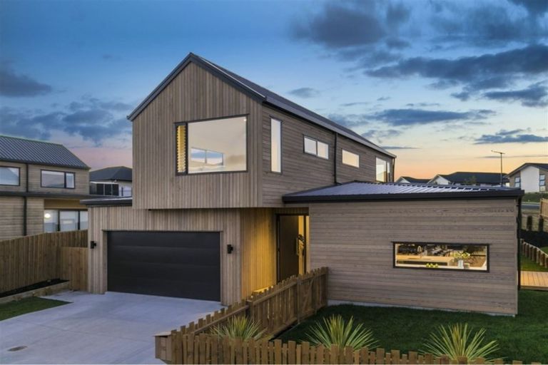 Photo of property in 26 Huarahi Pai Road, Huapai, Kumeu, 0810