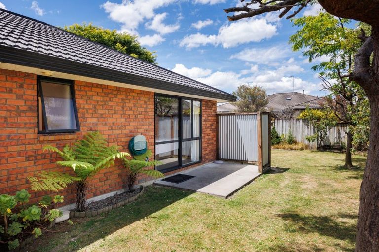 Photo of property in 10 Boston Parade, Kelvin Grove, Palmerston North, 4414