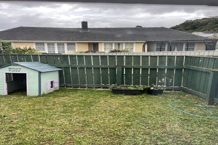 Photo of property in 2/29 Priscilla Crescent, Kingston, Wellington, 6021